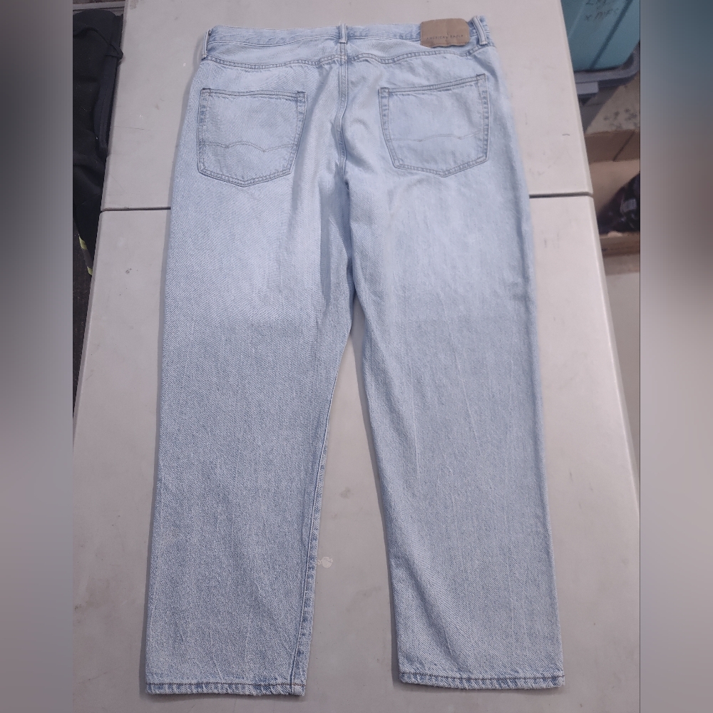 AMERICAN EAGLE High Rise Relaxed Tapered Carrot Fit Jeans Light Wash 36x28 - Picture 7 of 8